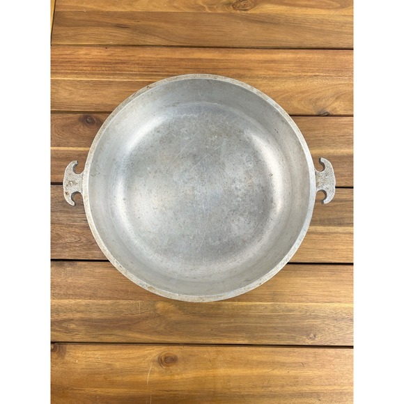 Other - Vintage‎ Gardian Service Hammered Aluminum Round Casserole Dish 13"
